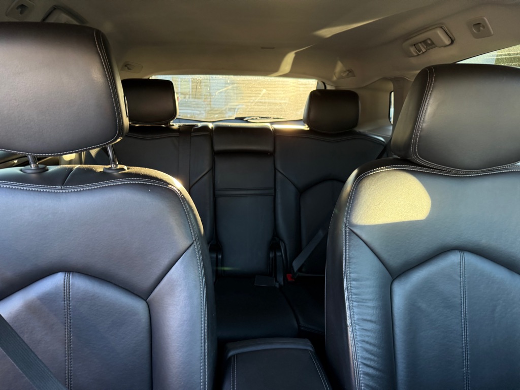 Photo 17 of this CADILLAC SRX