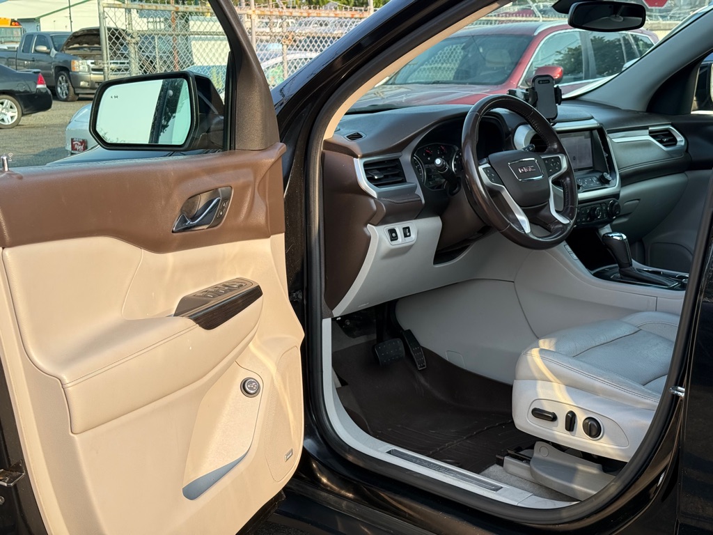 Photo 8 of this GMC ACADIA