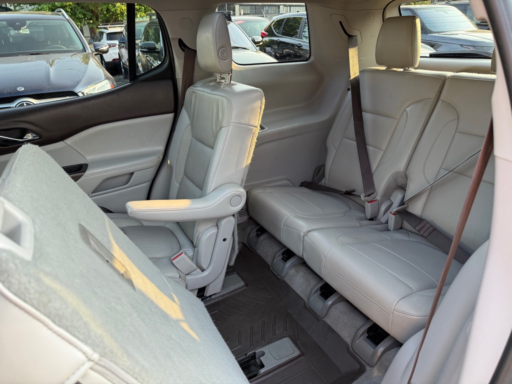 Photo 13 of this GMC ACADIA