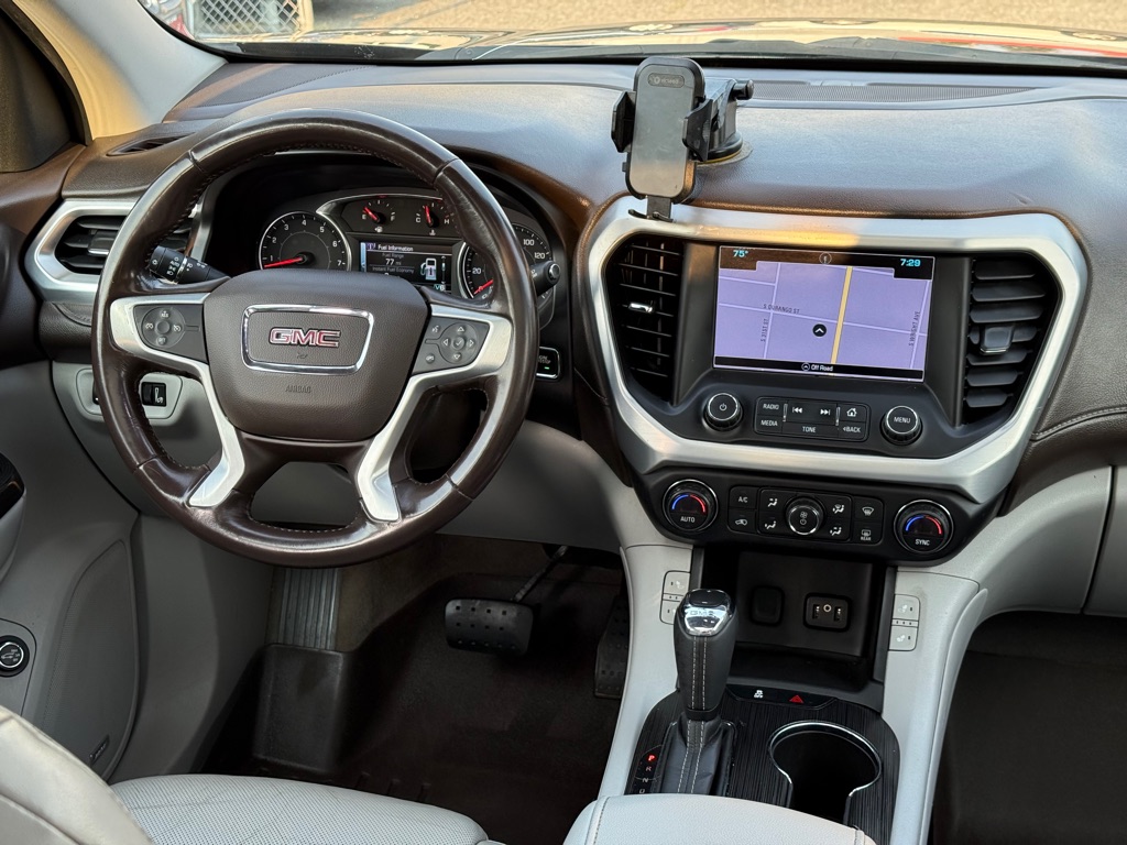 Photo 16 of this GMC ACADIA