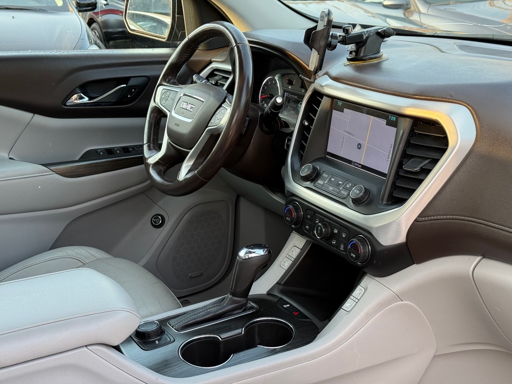 Photo 19 of this GMC ACADIA