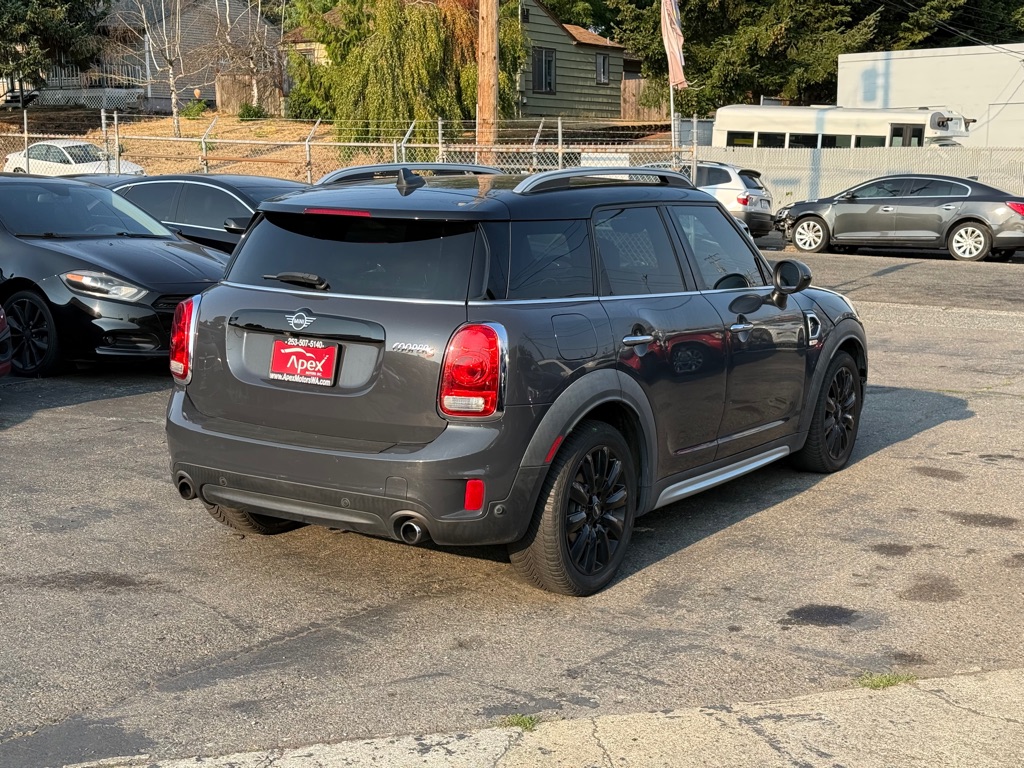 Photo 4 of this MINI COUNTRYMAN
