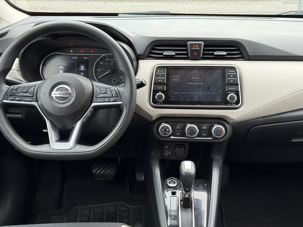 Photo 13 of this NISSAN VERSA