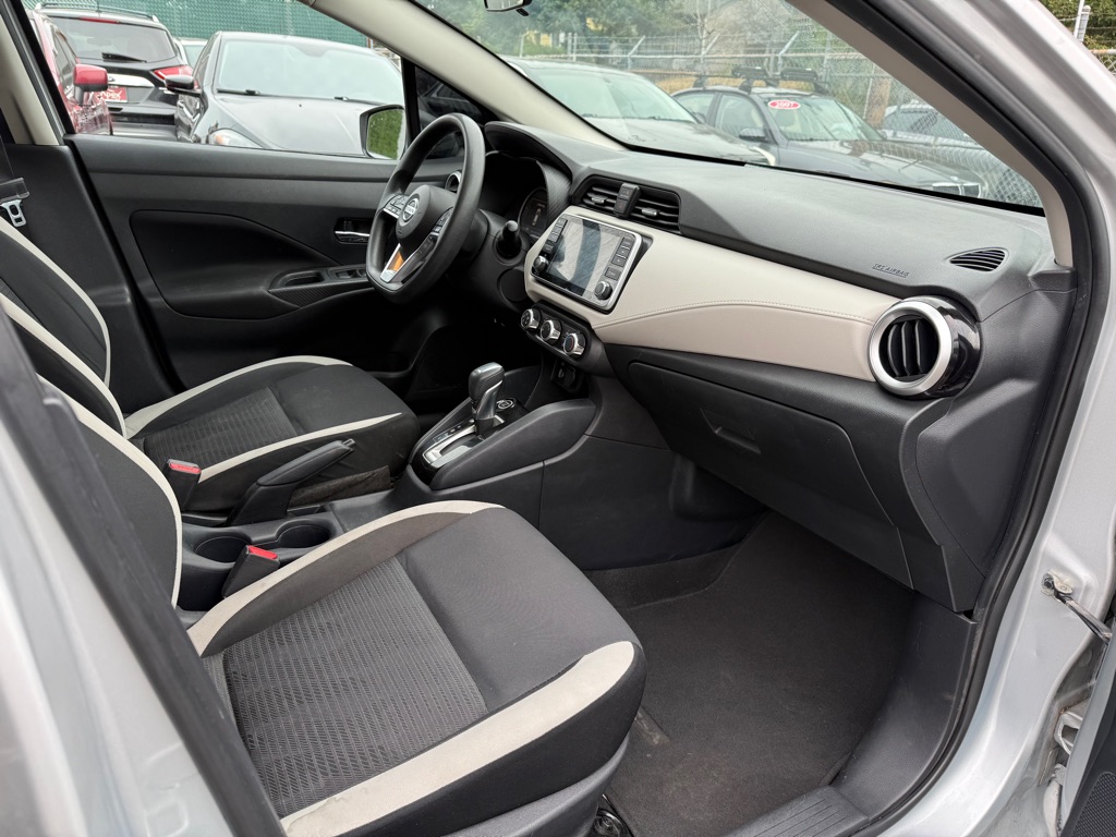 Photo 15 of this NISSAN VERSA