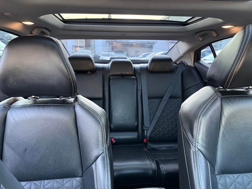 Photo 17 of this NISSAN MAXIMA