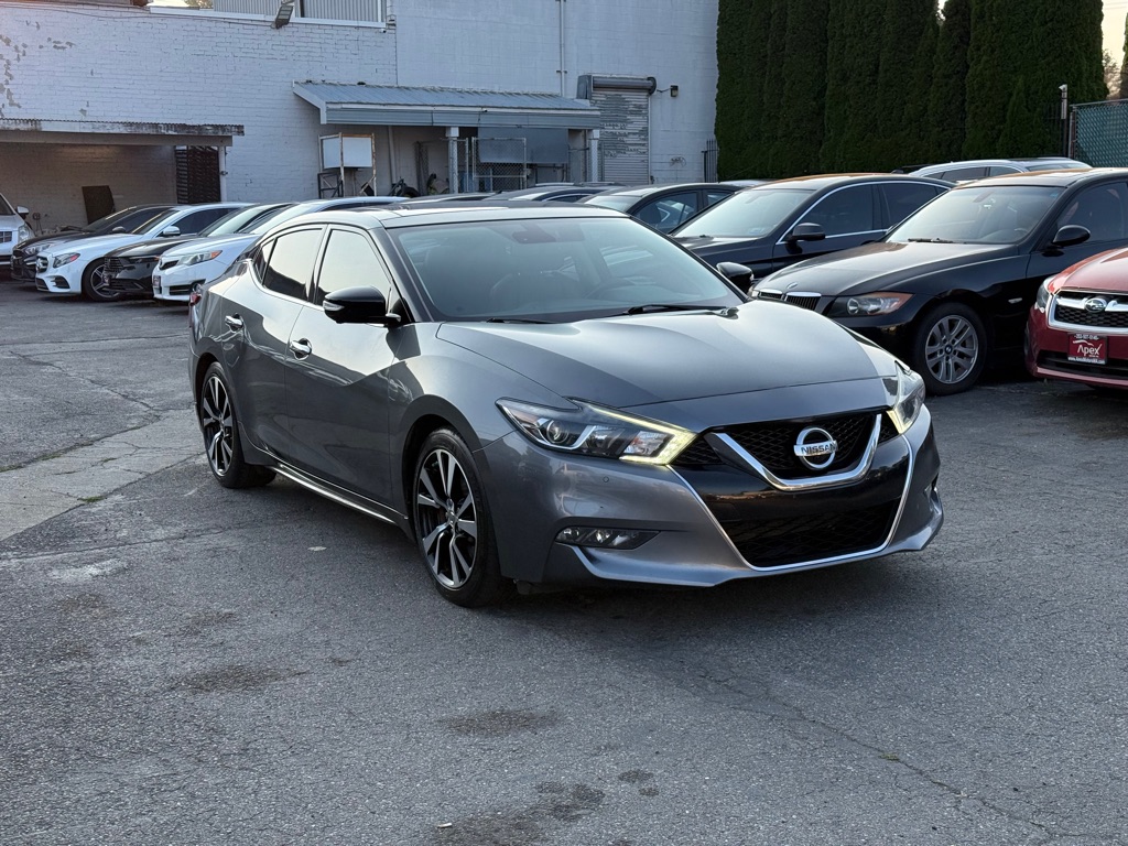 Photo 2 of this NISSAN MAXIMA