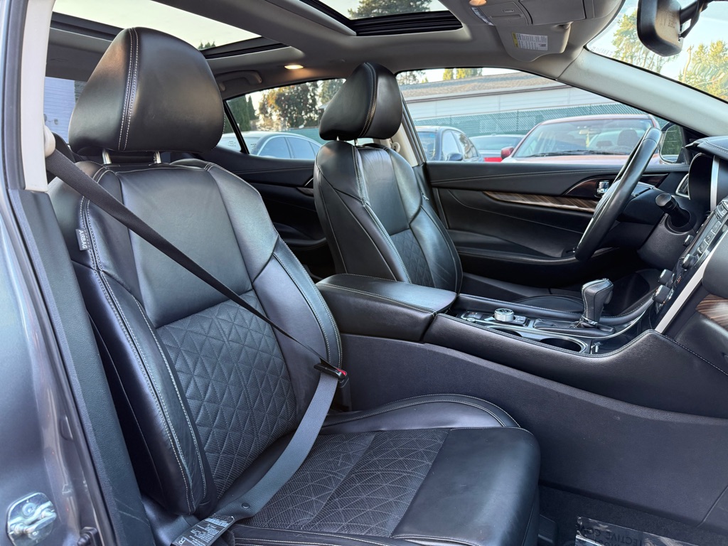 Photo 15 of this NISSAN MAXIMA