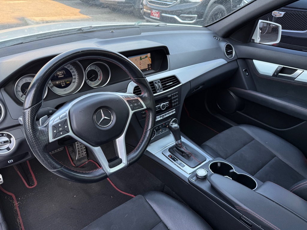 Photo 10 of this MERCEDES-BENZ C-CLASS