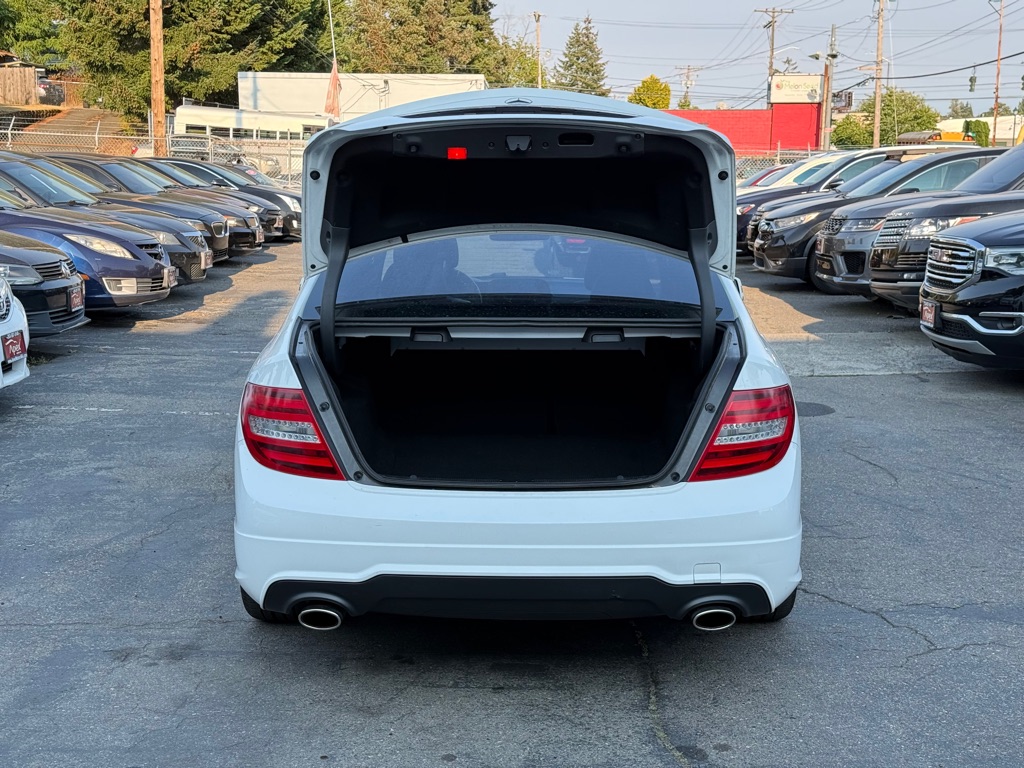 Photo 7 of this MERCEDES-BENZ C-CLASS