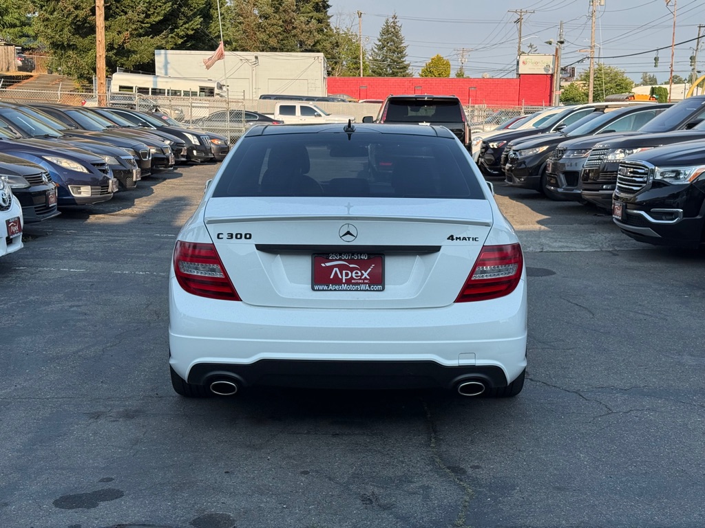 Photo 6 of this MERCEDES-BENZ C-CLASS
