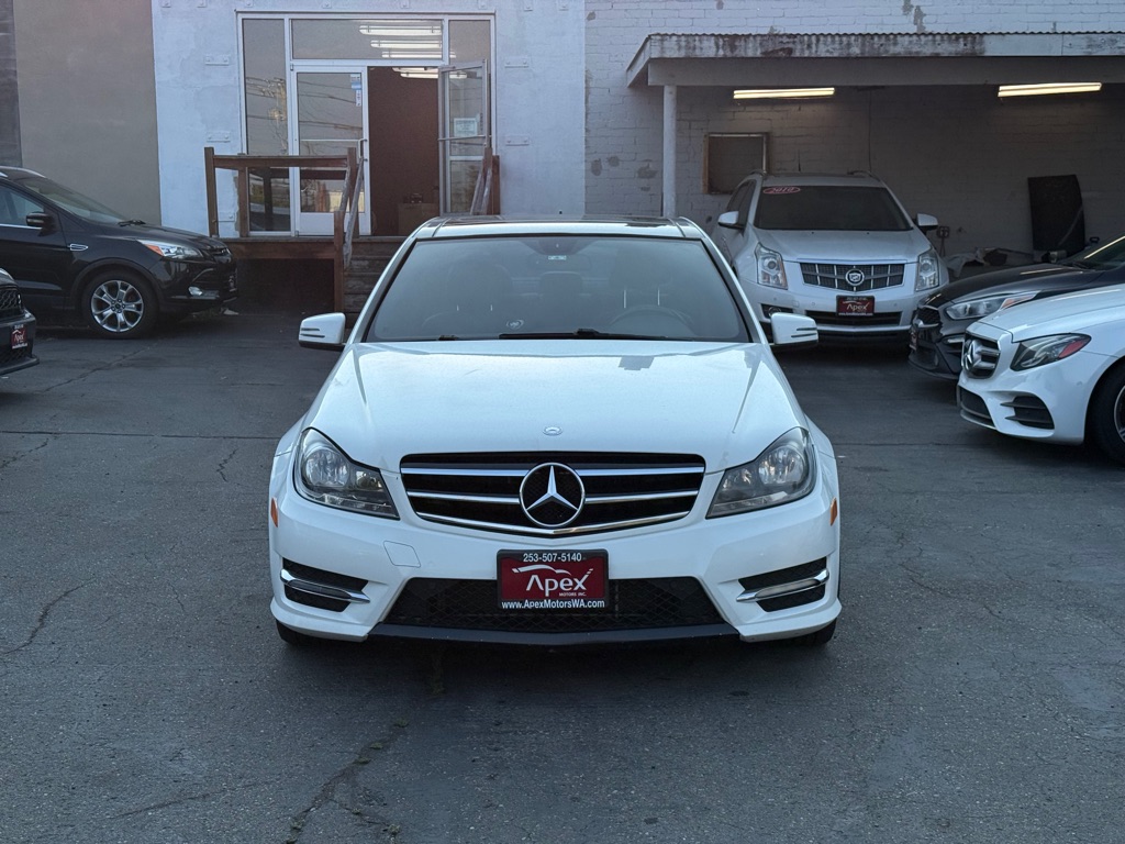 Photo 3 of this MERCEDES-BENZ C-CLASS