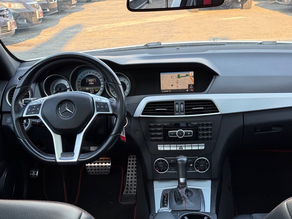 Photo 15 of this MERCEDES-BENZ C-CLASS