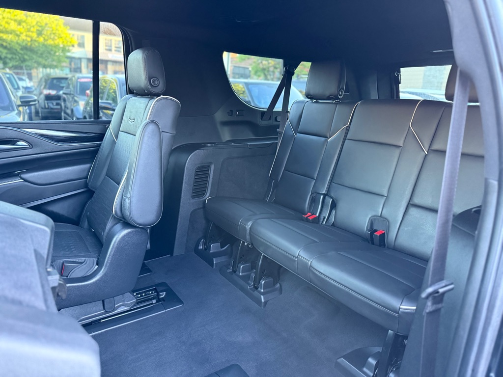 Photo 16 of this CADILLAC ESCALADE ESV