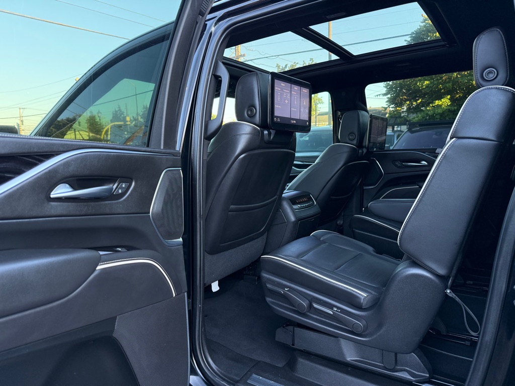 Photo 14 of this CADILLAC ESCALADE ESV