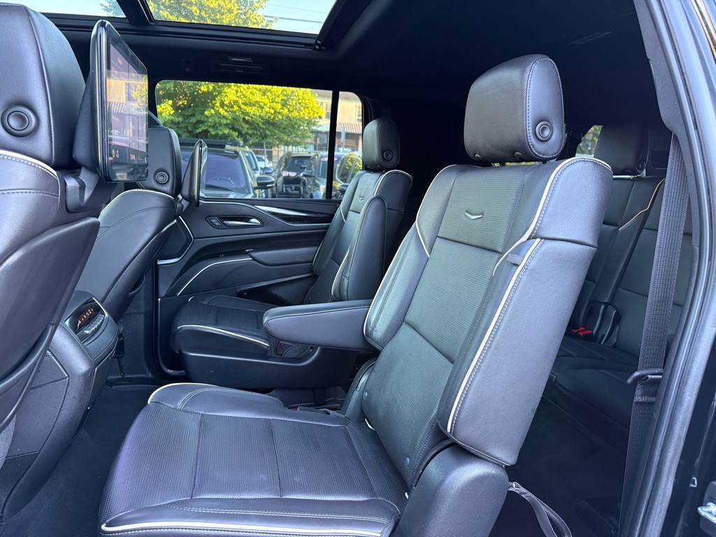 Photo 15 of this CADILLAC ESCALADE ESV