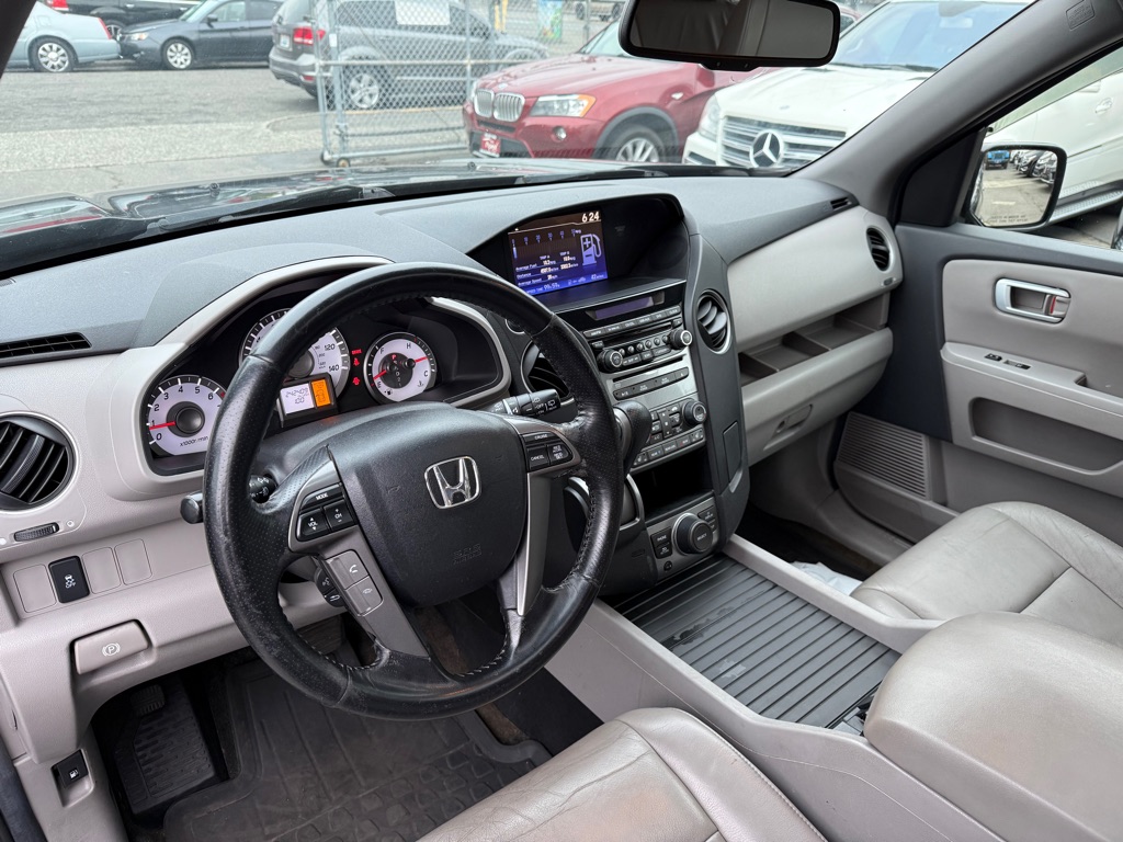 Photo 10 of this HONDA PILOT