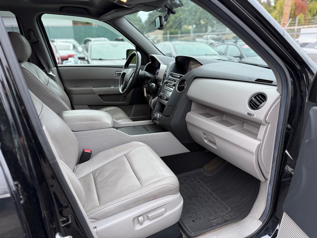 Photo 15 of this HONDA PILOT