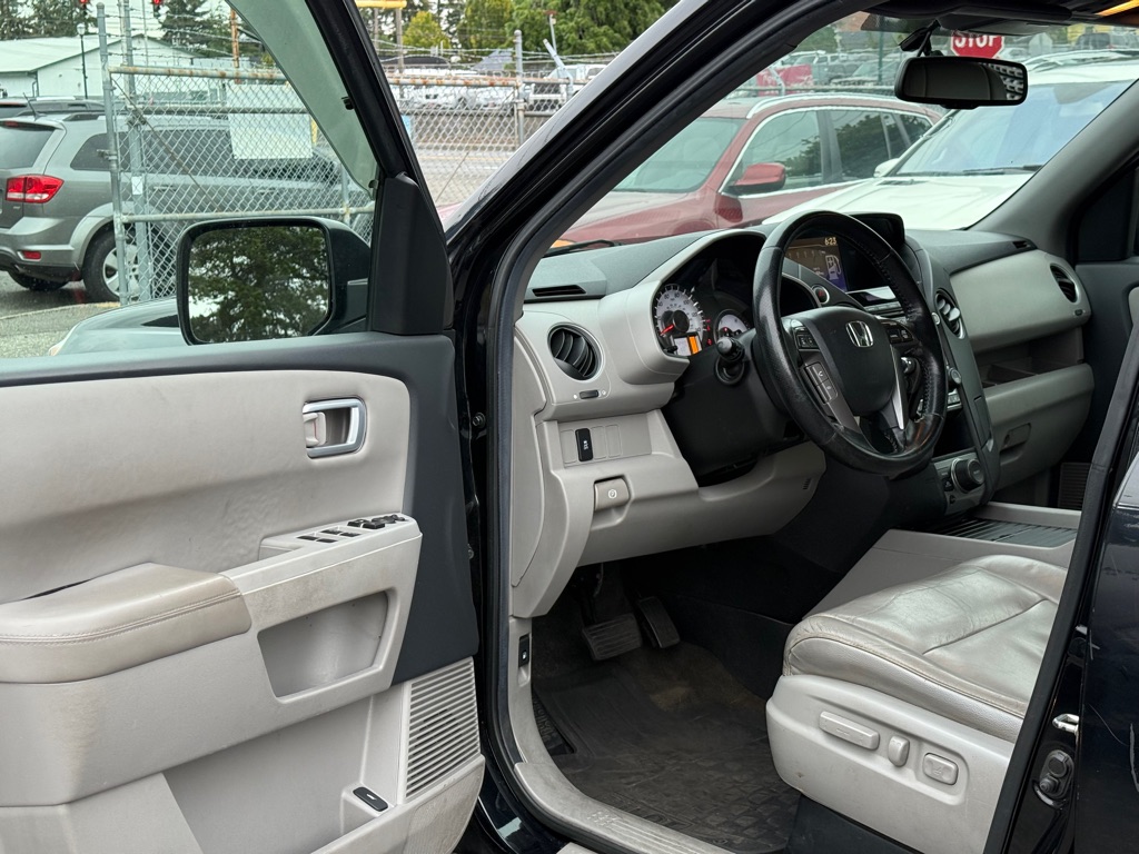 Photo 8 of this HONDA PILOT