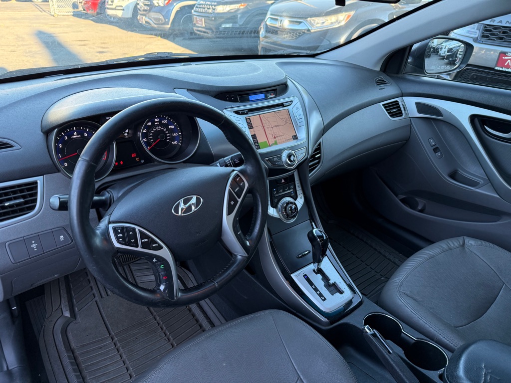 Photo 10 of this HYUNDAI ELANTRA