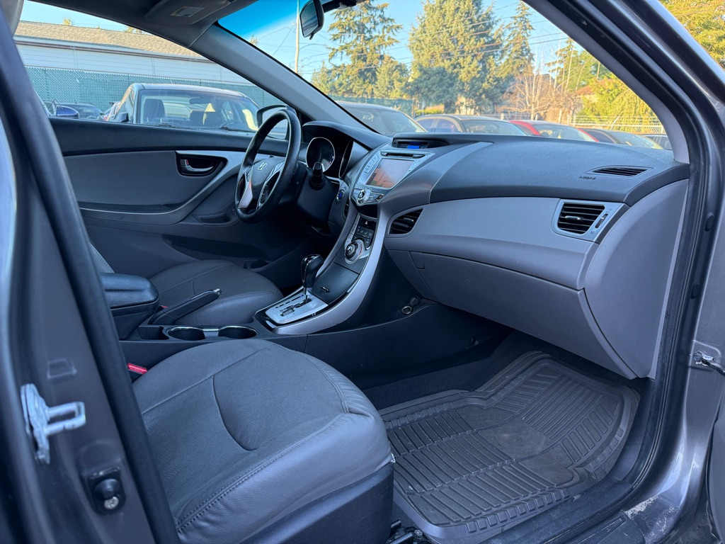 Photo 15 of this HYUNDAI ELANTRA