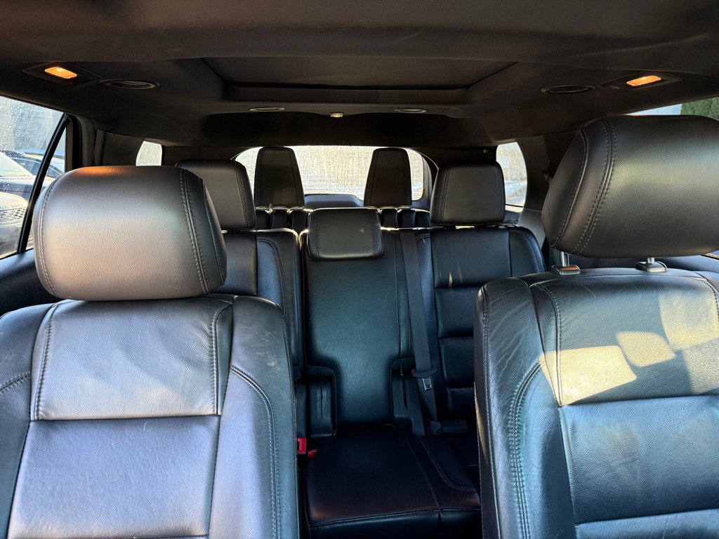 Photo 18 of this FORD EXPLORER