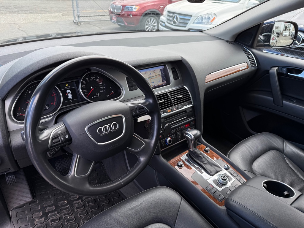 Photo 10 of this AUDI Q7