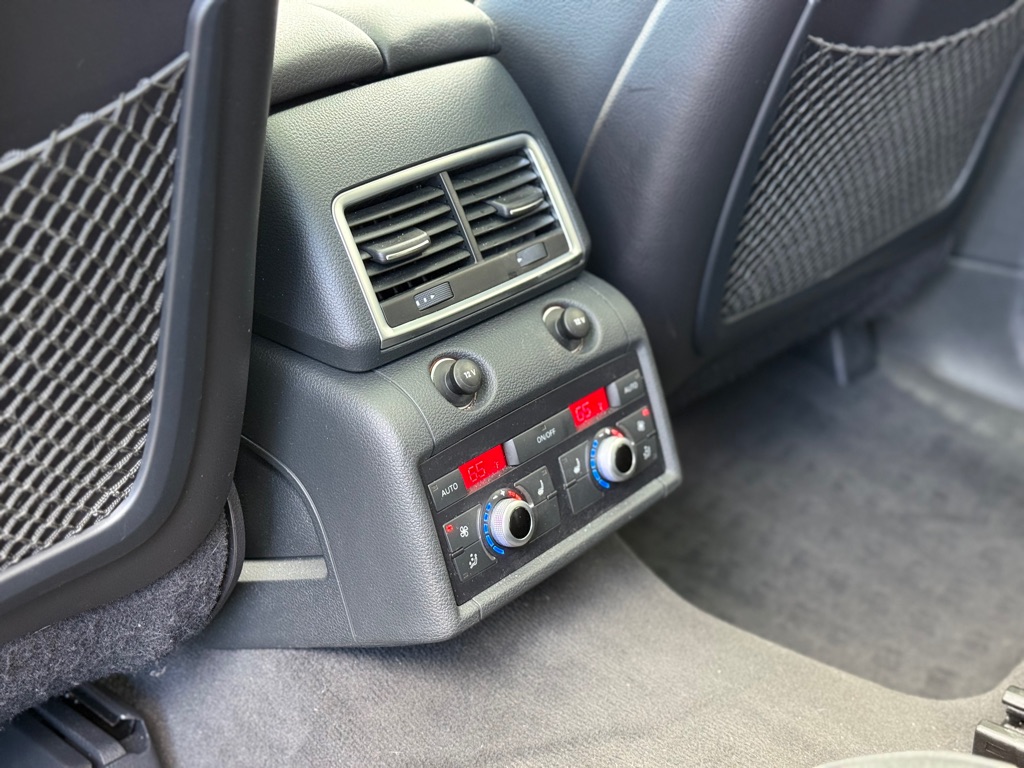 Photo 13 of this AUDI Q7