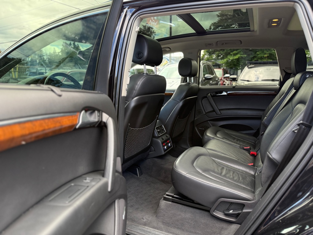 Photo 11 of this AUDI Q7