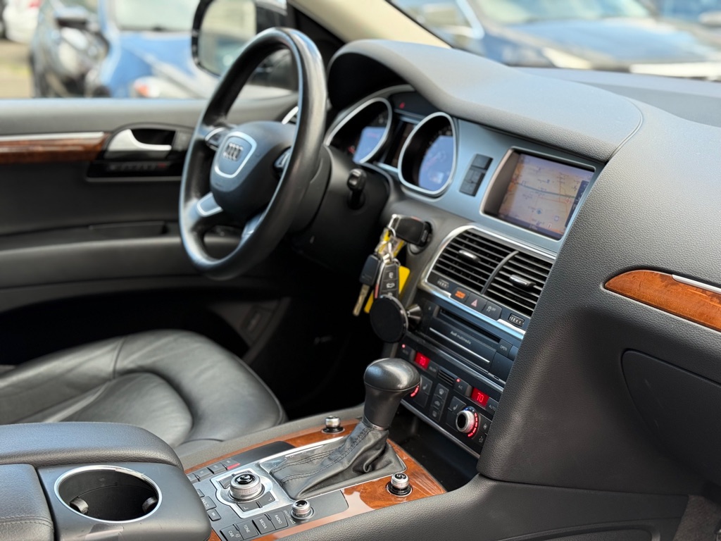Photo 18 of this AUDI Q7