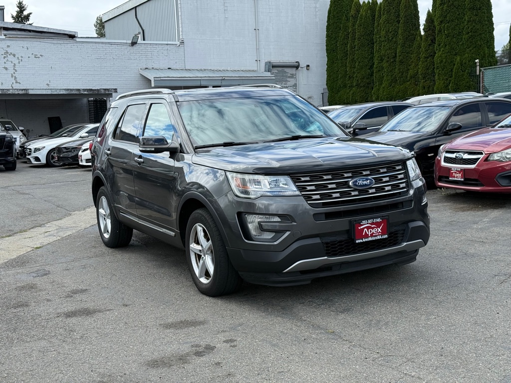 Photo 2 of this FORD EXPLORER