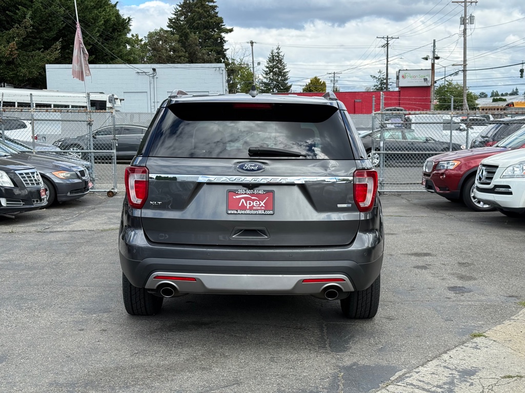 Photo 6 of this FORD EXPLORER