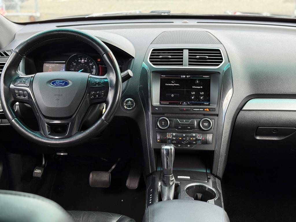 Photo 14 of this FORD EXPLORER