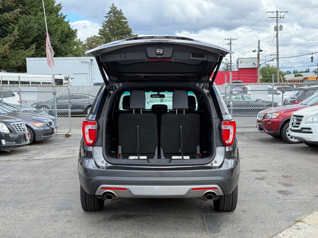 Photo 7 of this FORD EXPLORER