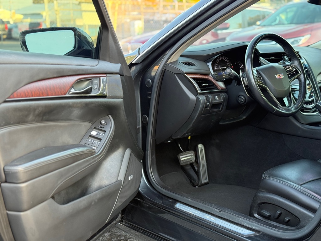 Photo 8 of this CADILLAC CTS