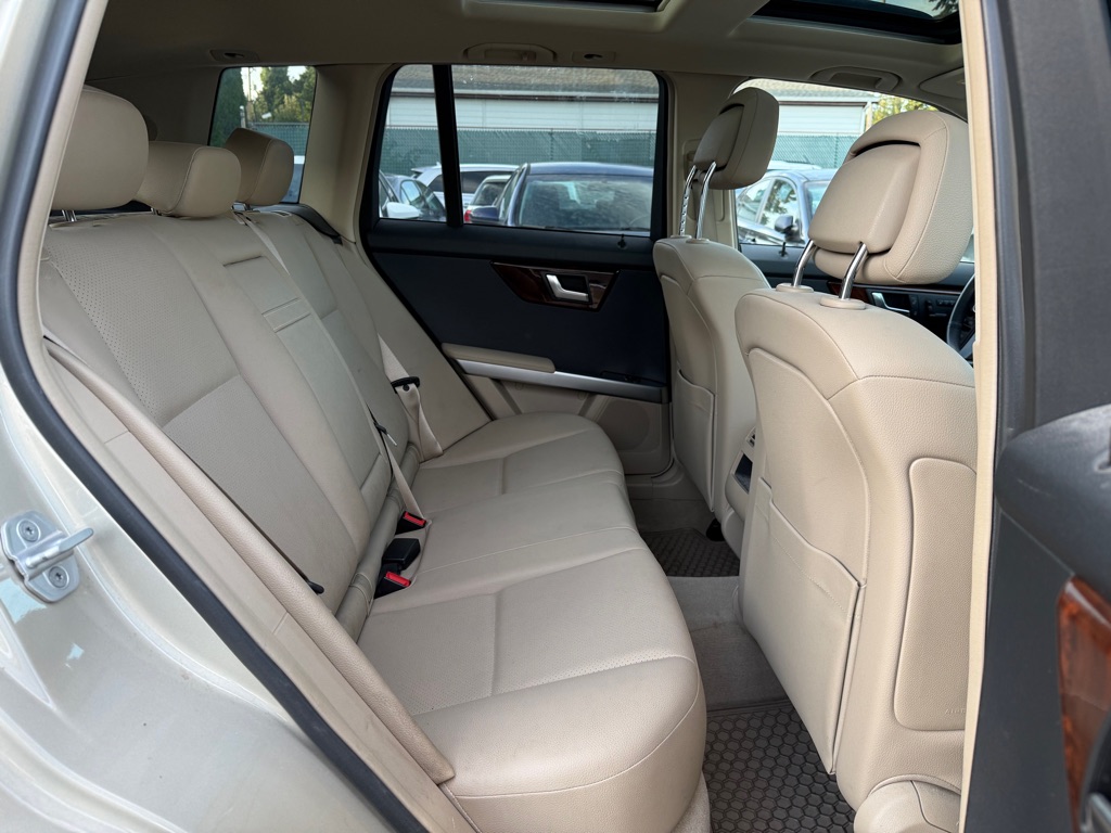 Photo 19 of this MERCEDES-BENZ GLK