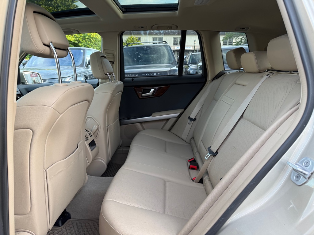 Photo 12 of this MERCEDES-BENZ GLK