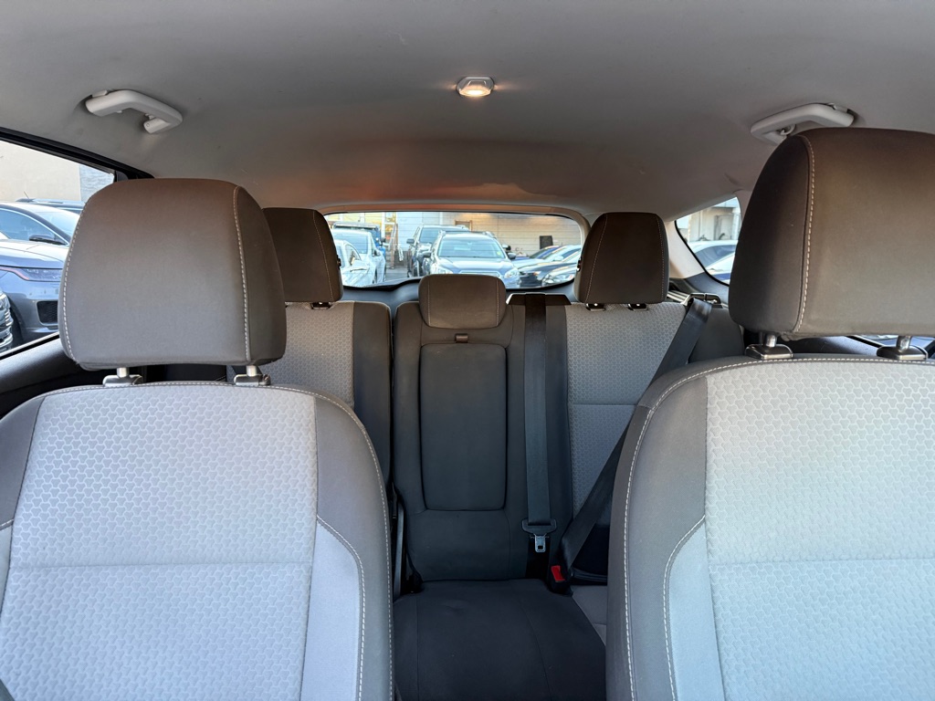 Photo 18 of this FORD ESCAPE