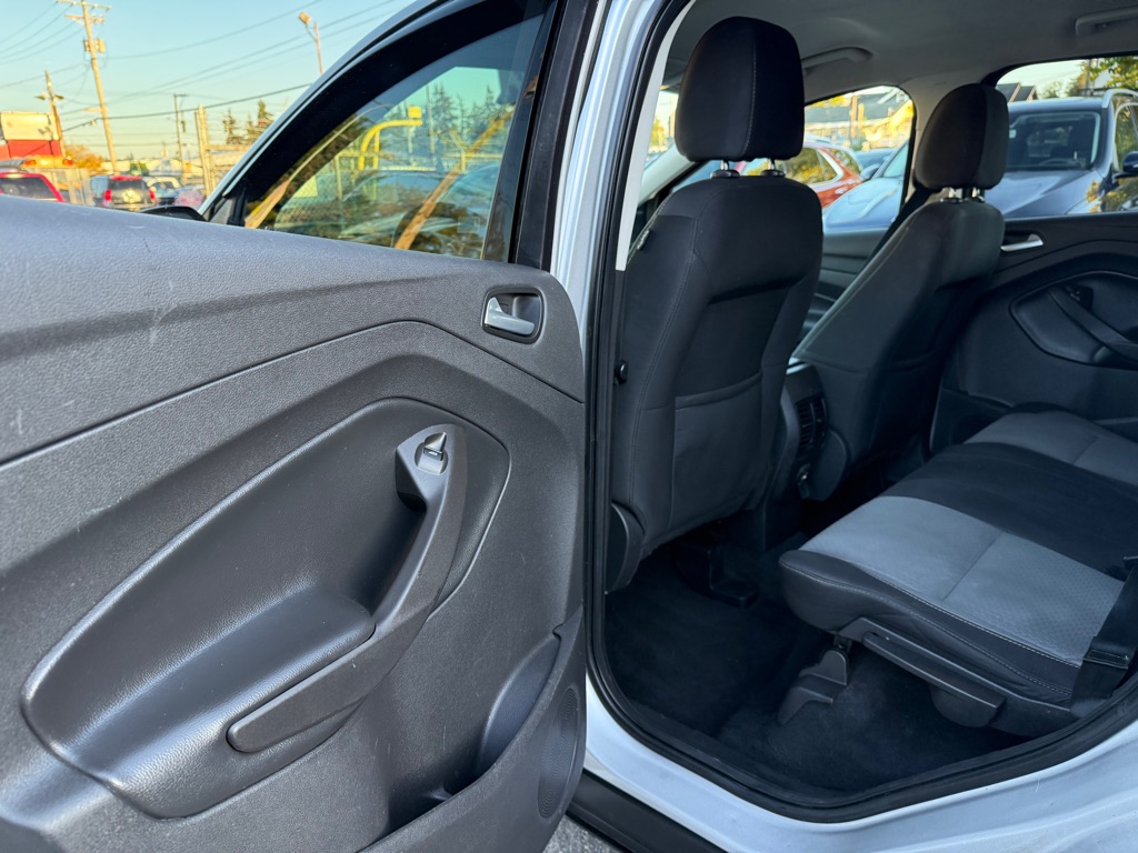 Photo 11 of this FORD ESCAPE