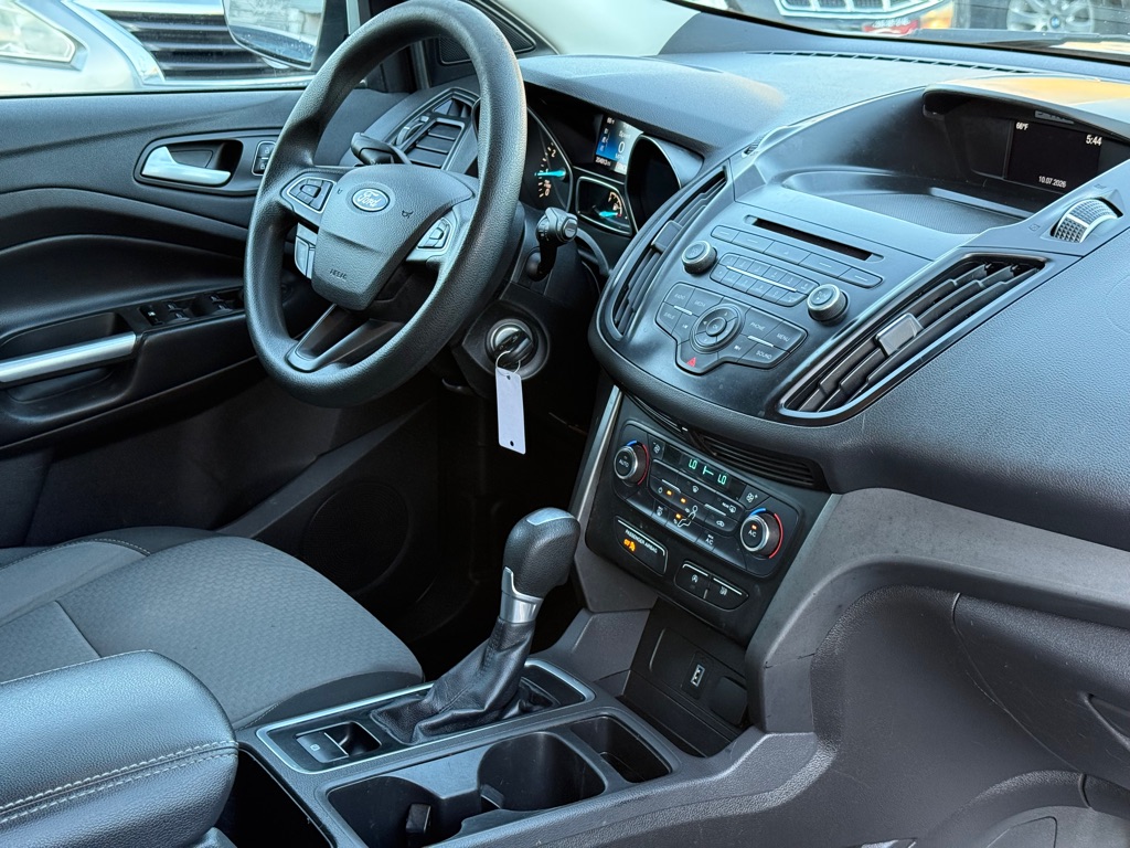 Photo 17 of this FORD ESCAPE