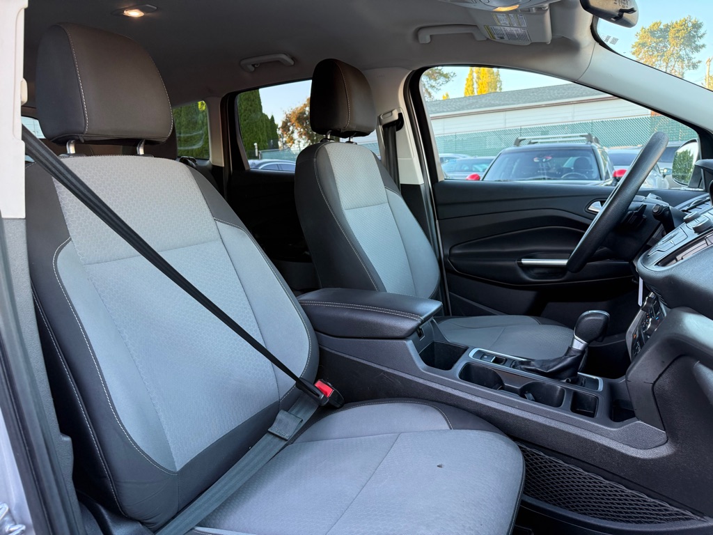 Photo 16 of this FORD ESCAPE