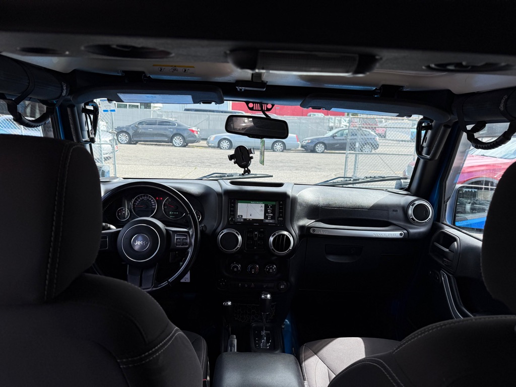 Photo 12 of this JEEP WRANGLER UNLIMI