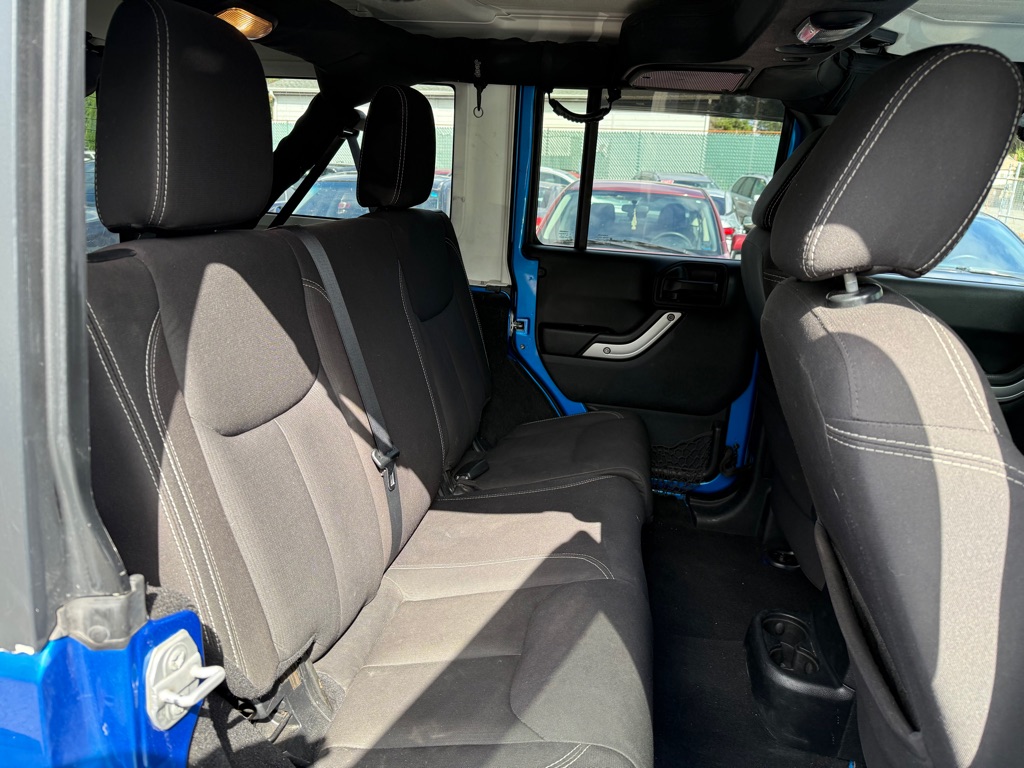 Photo 18 of this JEEP WRANGLER UNLIMI