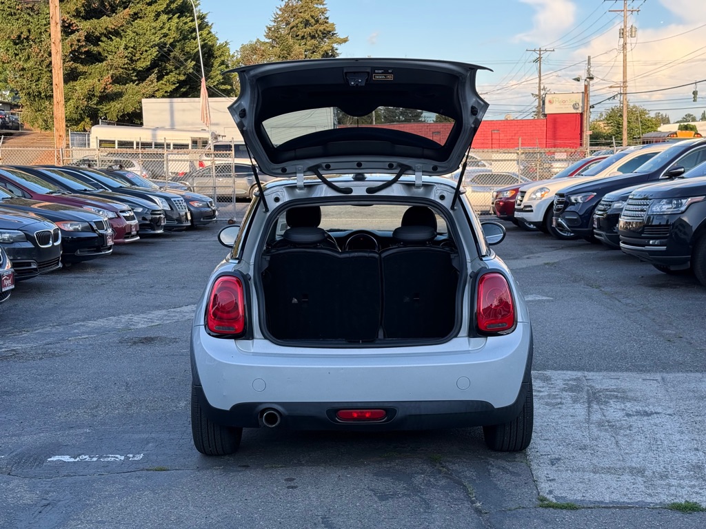 Photo 7 of this MINI HARDTOP 2 DOOR