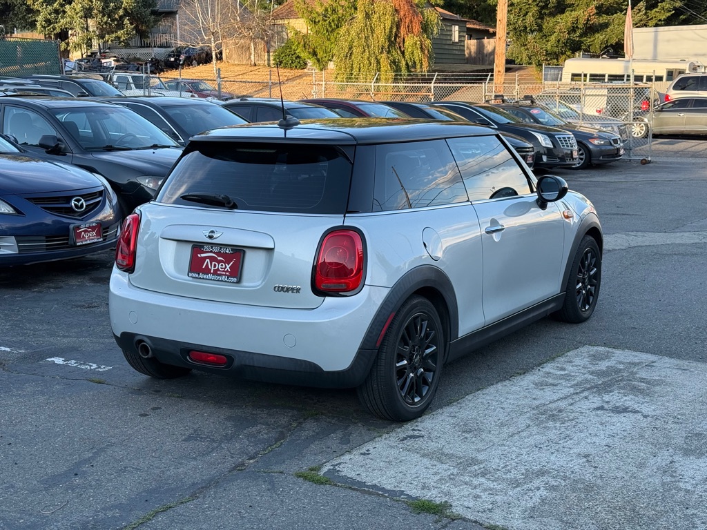 Photo 4 of this MINI HARDTOP 2 DOOR