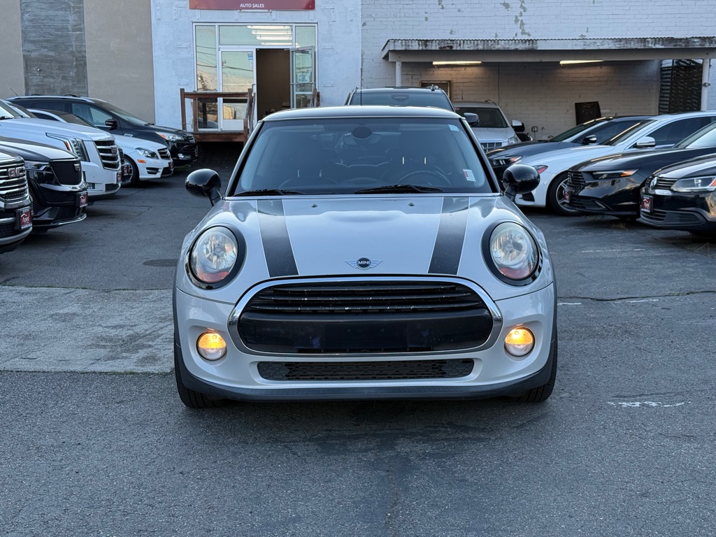 Photo 3 of this MINI HARDTOP 2 DOOR