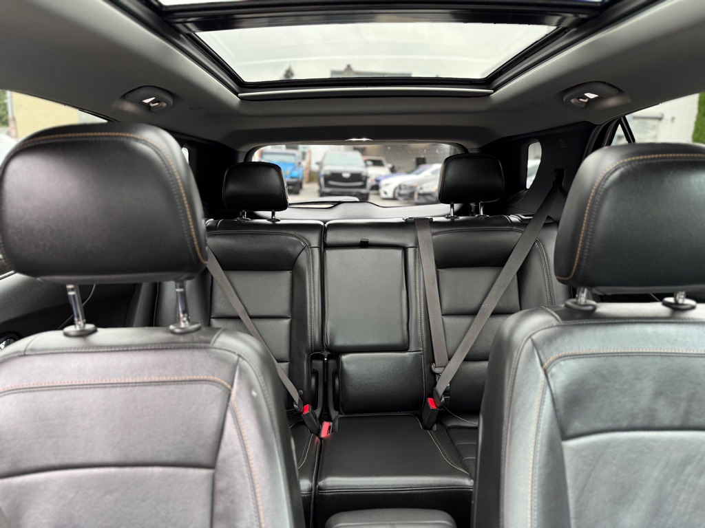 Photo 17 of this CHEVROLET EQUINOX