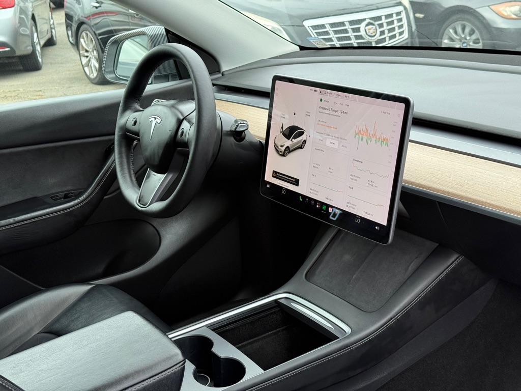 Photo 17 of this TESLA MODEL Y