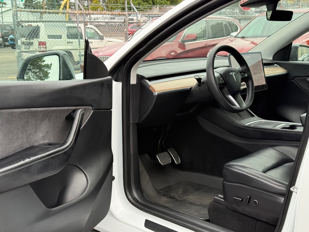Photo 8 of this TESLA MODEL Y