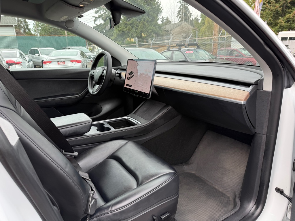 Photo 15 of this TESLA MODEL Y