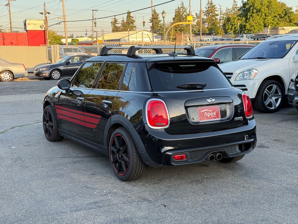 Photo 5 of this MINI HARDTOP 4 DOOR